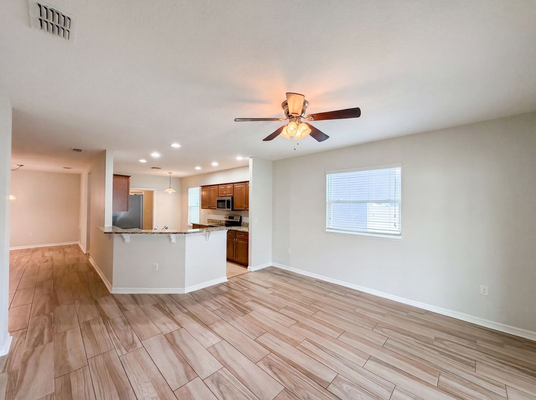 Photo 7 of 24 of 1048 Bethpage Rd, Auburndale, FL