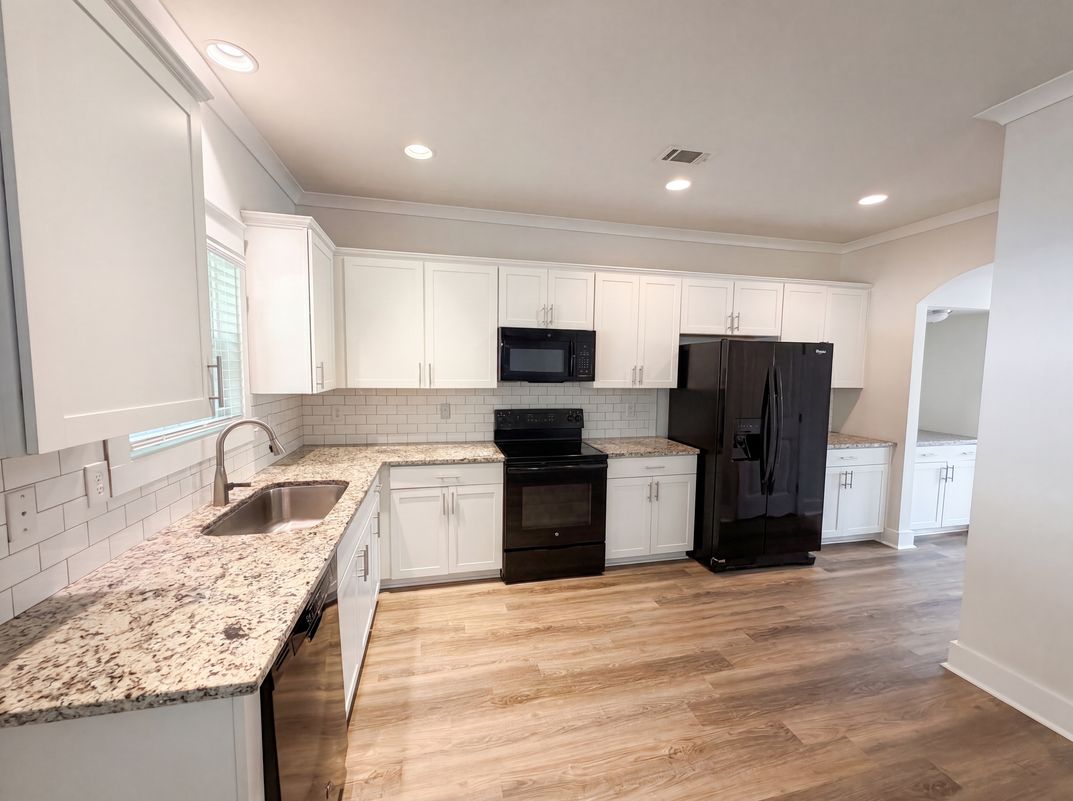 Property photo 2 of 239 Stonecreek Bnd