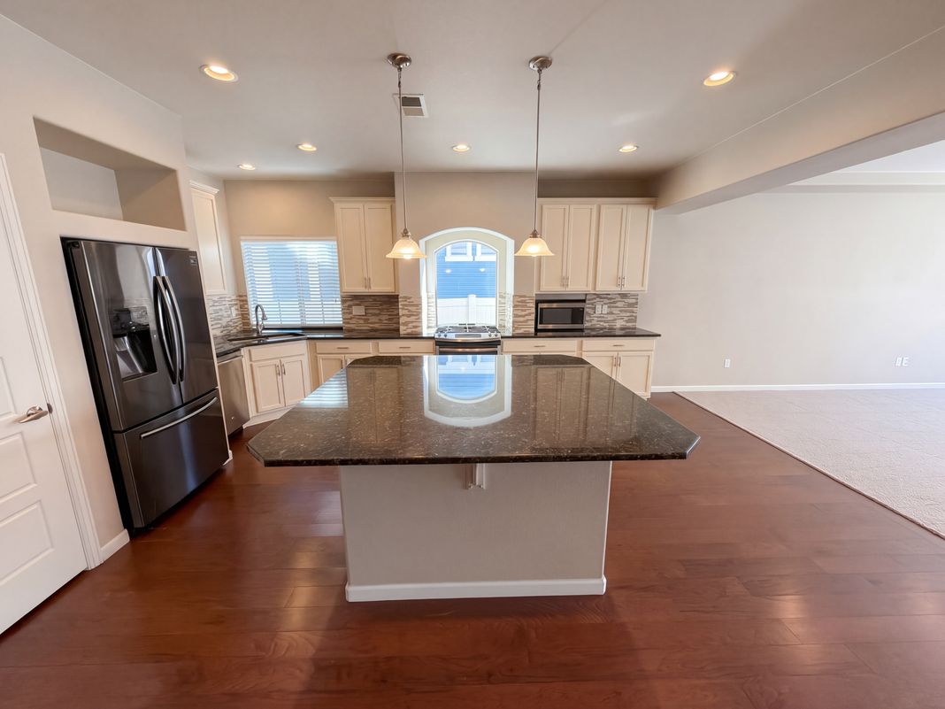 Property photo 2 of 4741 Ventura St