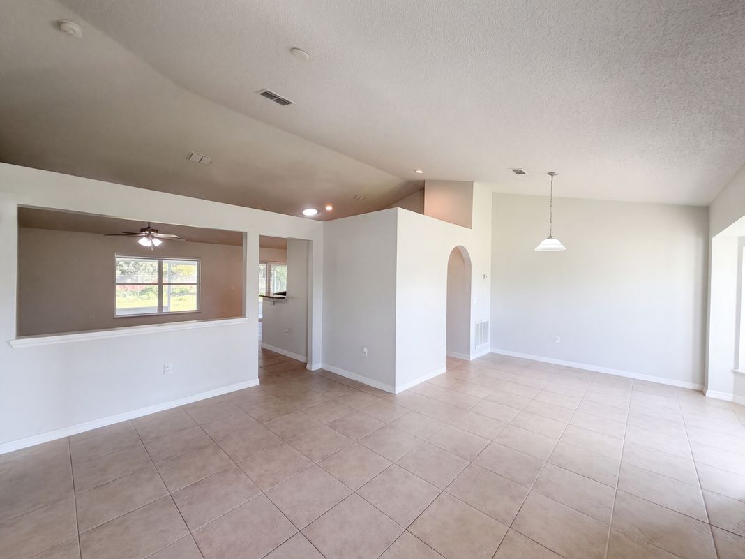 Property photo 3 of 23 Peterlee Ct