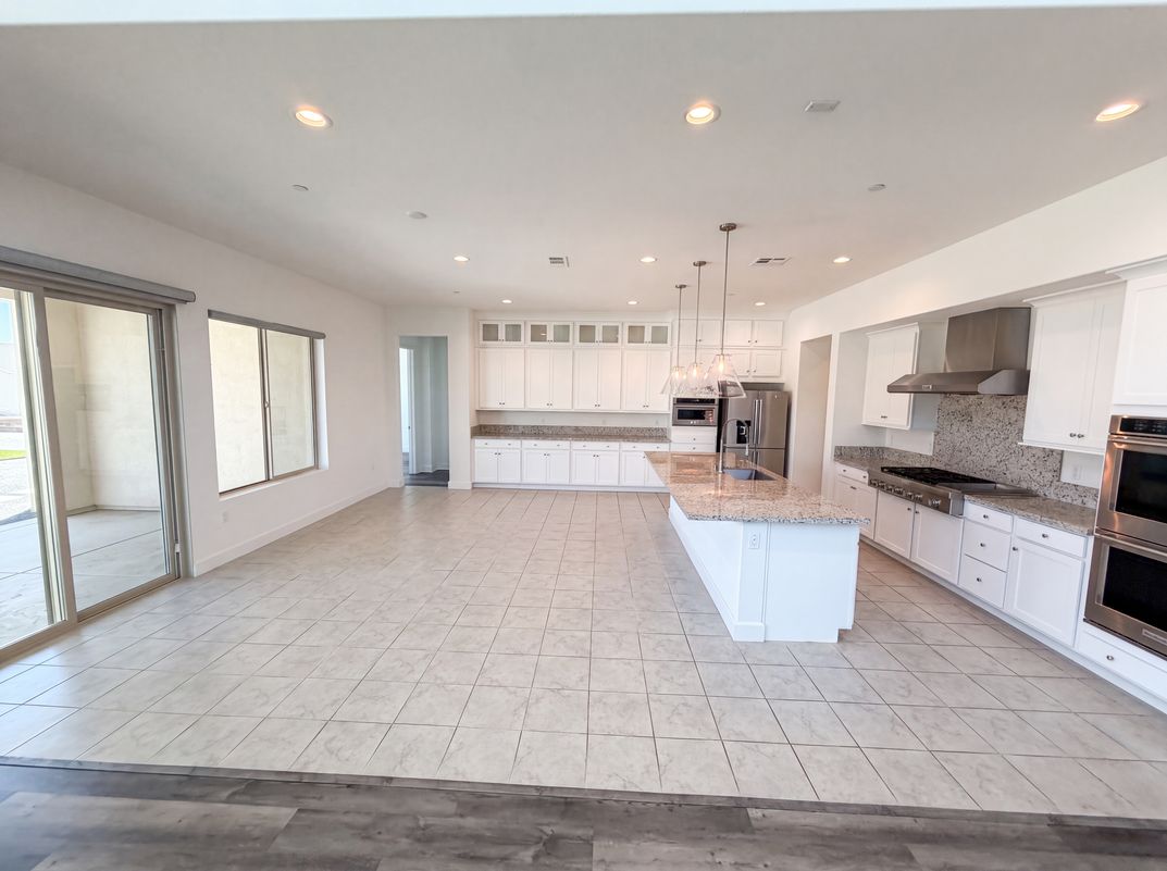 Property photo 2 of 17698 Col Ranch Dr