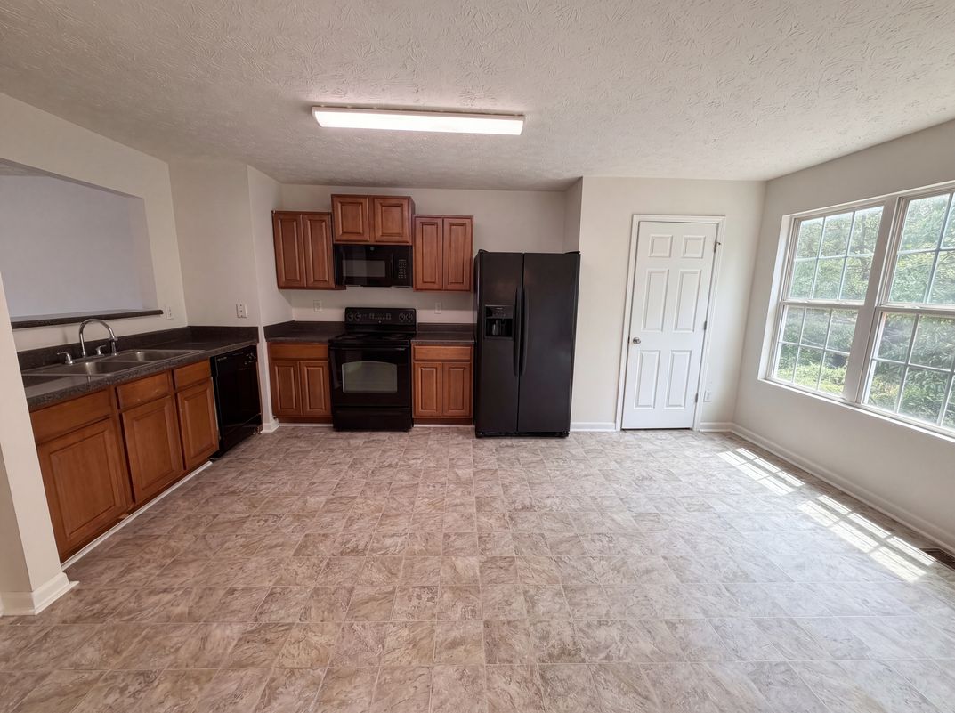 Property photo 2 of 6369 Redan Sq
