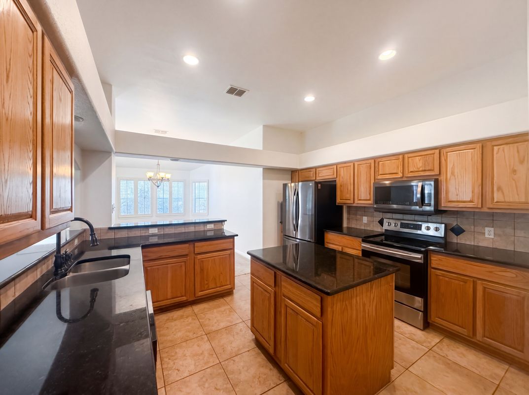 Photo 2 of 25 of 12 Birchwood Cir, Wimberley, TX