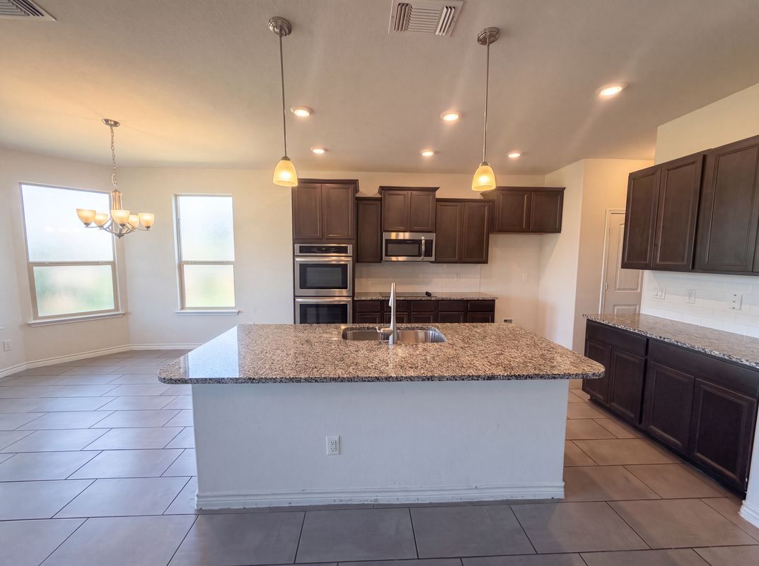 Property photo 2 of 5614 Fenton Ln