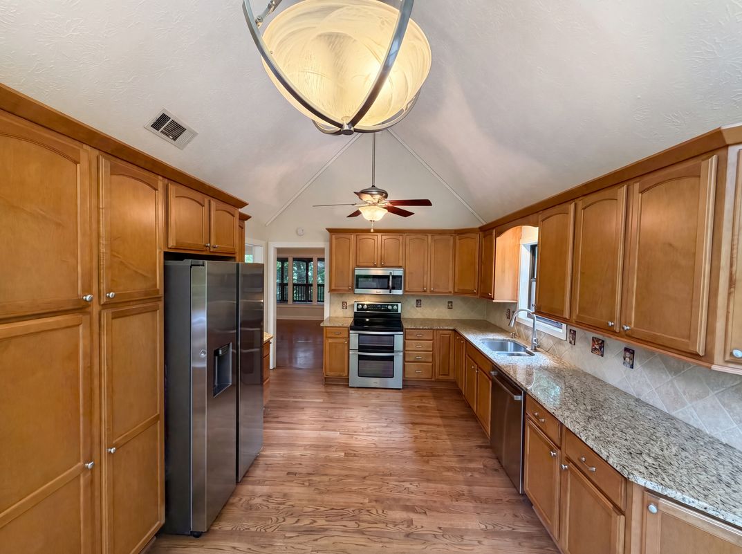 Property photo 2 of 4958 Scotts Creek Trl