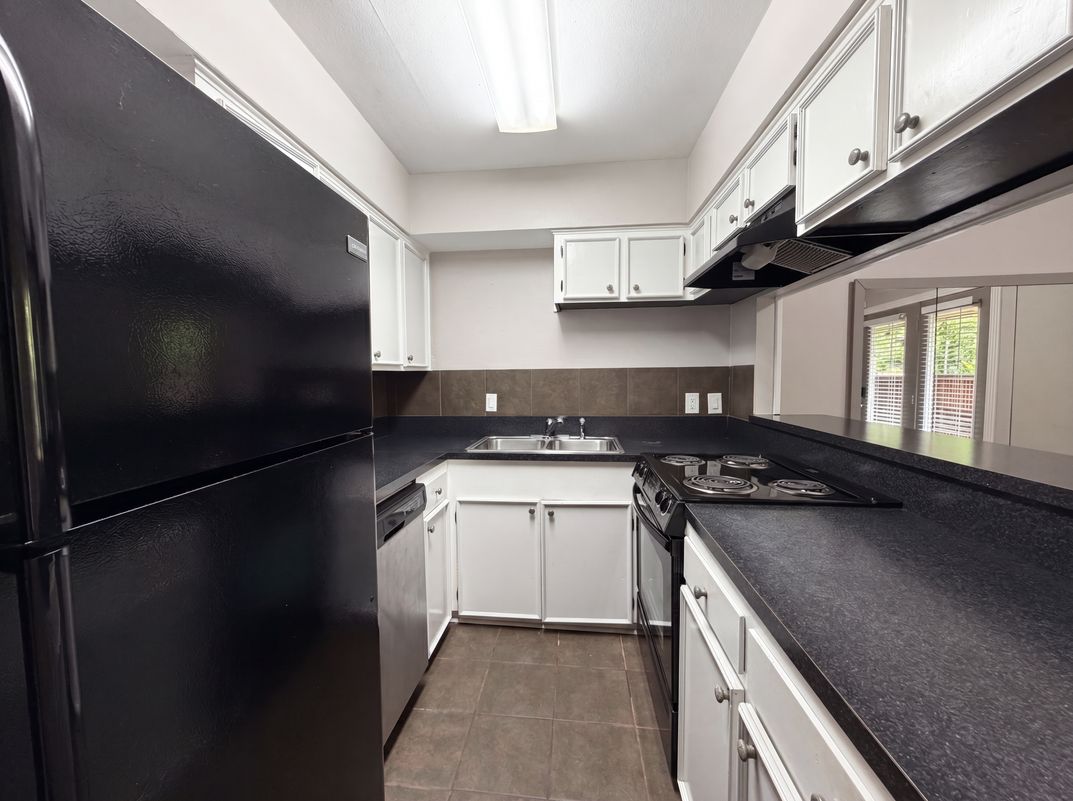 Property photo 2 of 3938 W Alabama St Apt 4
