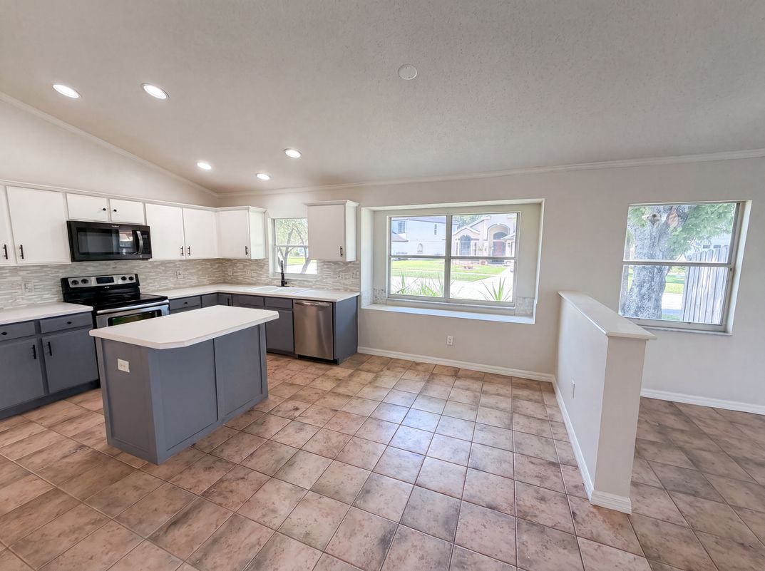 Photo 6 of 34 of 701 Magnolia Creek Cir, Orlando, FL