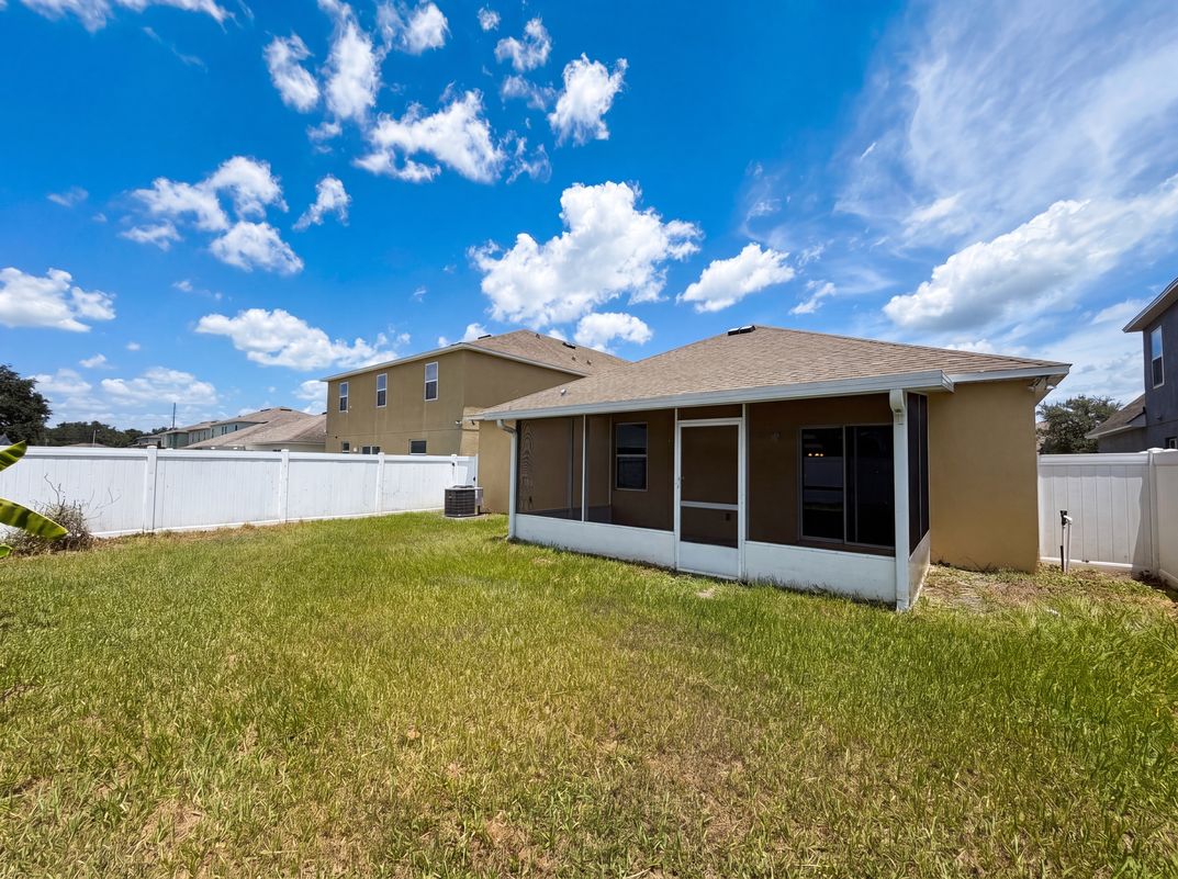 Photo 5 of 24 of 1048 Bethpage Rd, Auburndale, FL
