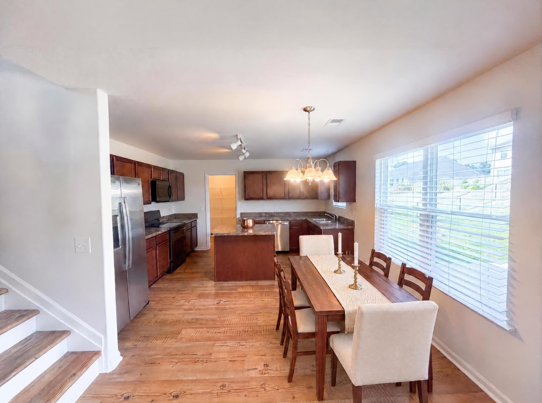Property photo 2 of 1134 Aster Way