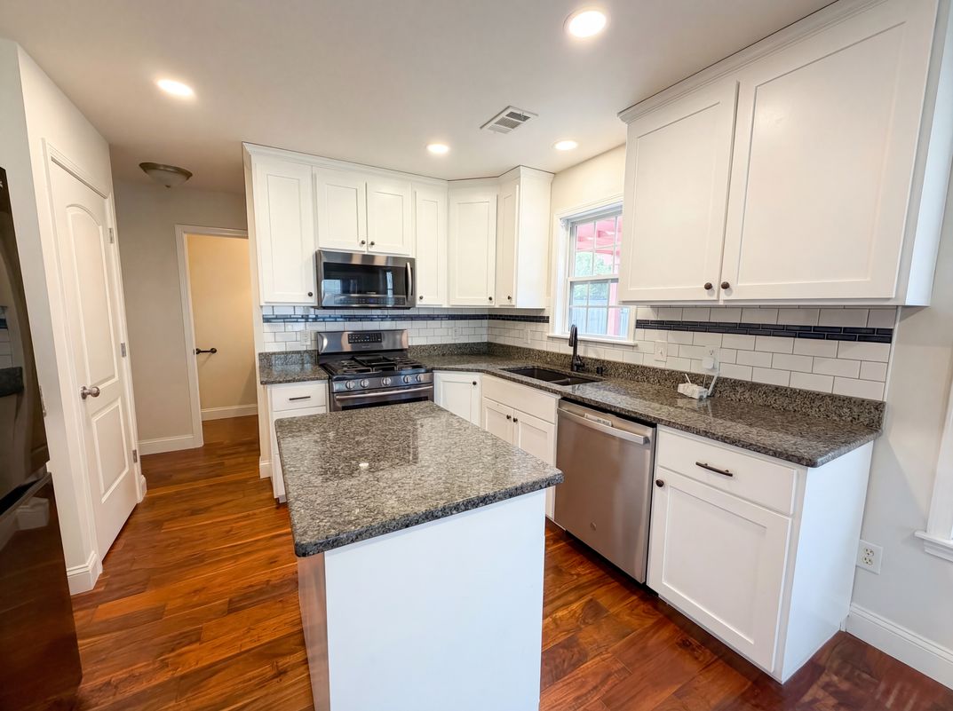 Property photo 2 of 202 Arbor Oaks Dr