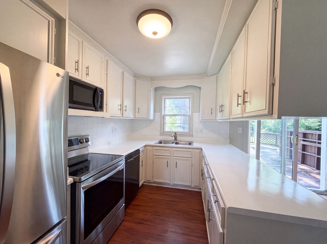 Property photo 2 of 11615 W 68th St