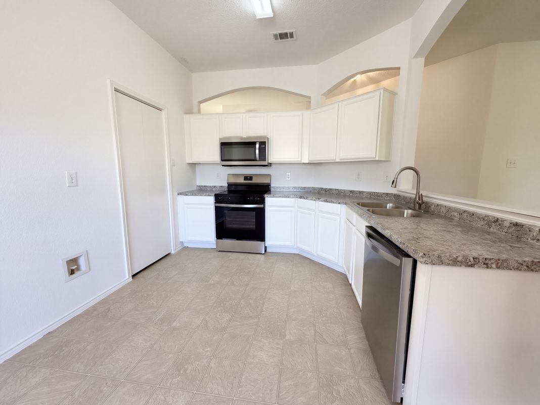 Property photo 2 of 6704 Pony Express Trl