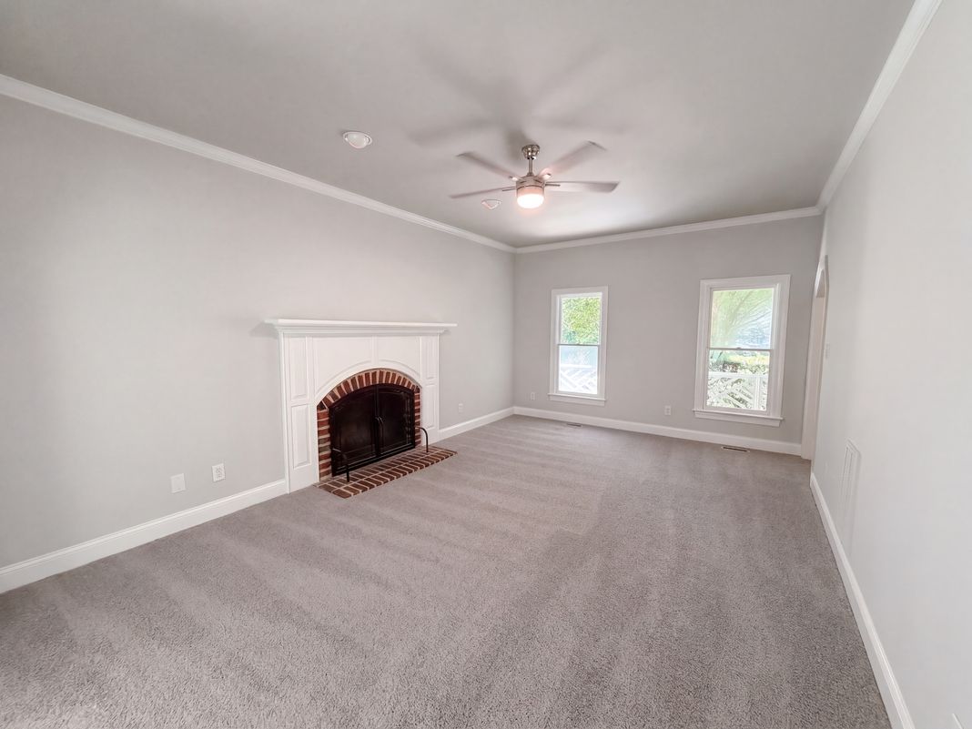 Property photo 3 of 624 Van Thomas Dr