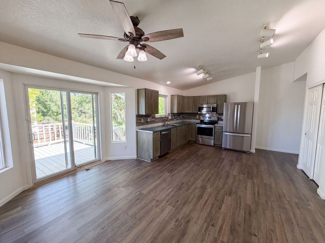 Property photo 2 of 7190 Pine Hills Way