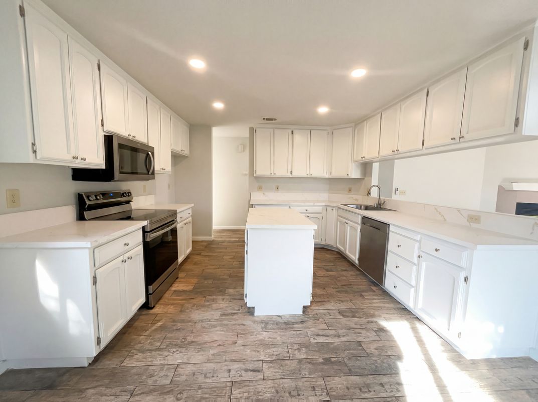 Property photo 2 of 4744 Ponderay Ln
