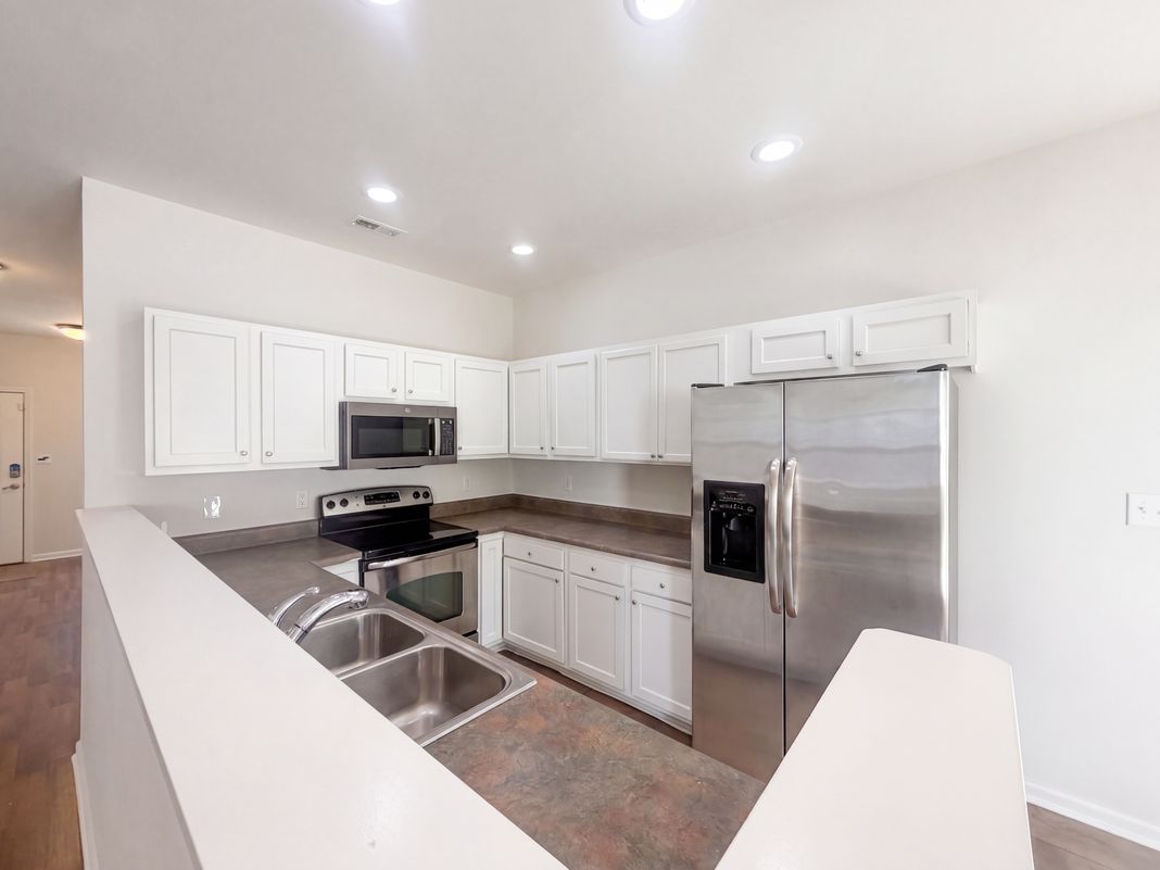 Property photo 2 of 834 Central Park Ave