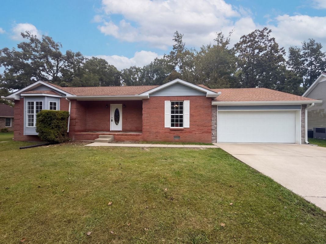Property photo 1 of 1035 Sassafras Ln