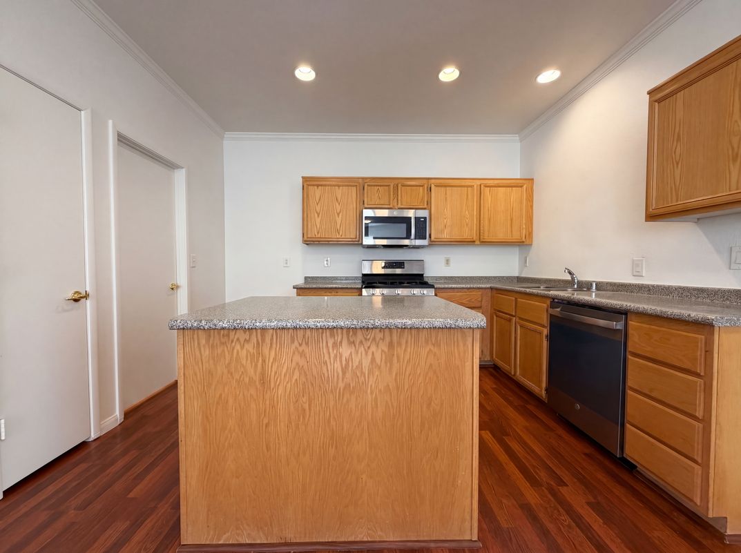 Property photo 2 of 5338 Lindsay Heights St