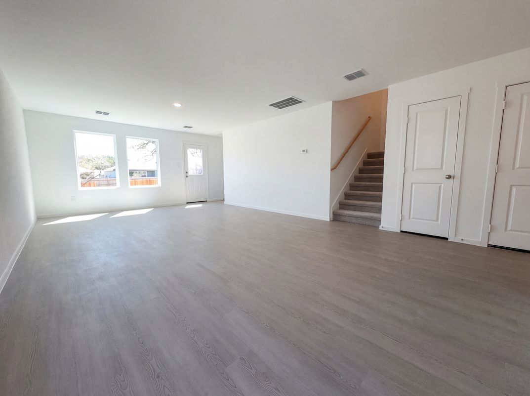 Property photo 3 of 129 Amy Aly