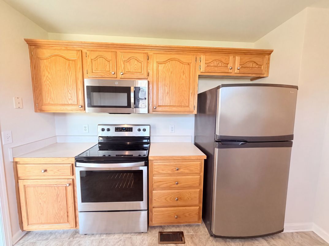 Property photo 2 of 326 Gallop Ln