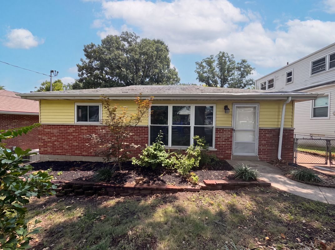 Property photo 1 of 8606 Vasel Ave