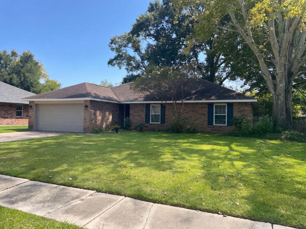 Property photo 1 of 1433 Sunset Dr
