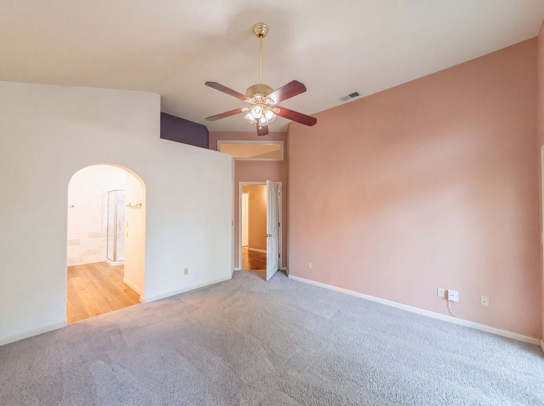 Property photo 3 of 5344 Swindon Rd