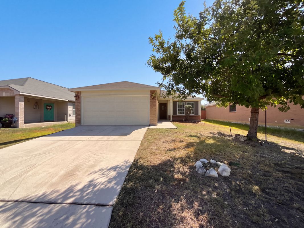 Property photo 1 of 10914 Rivera Cv