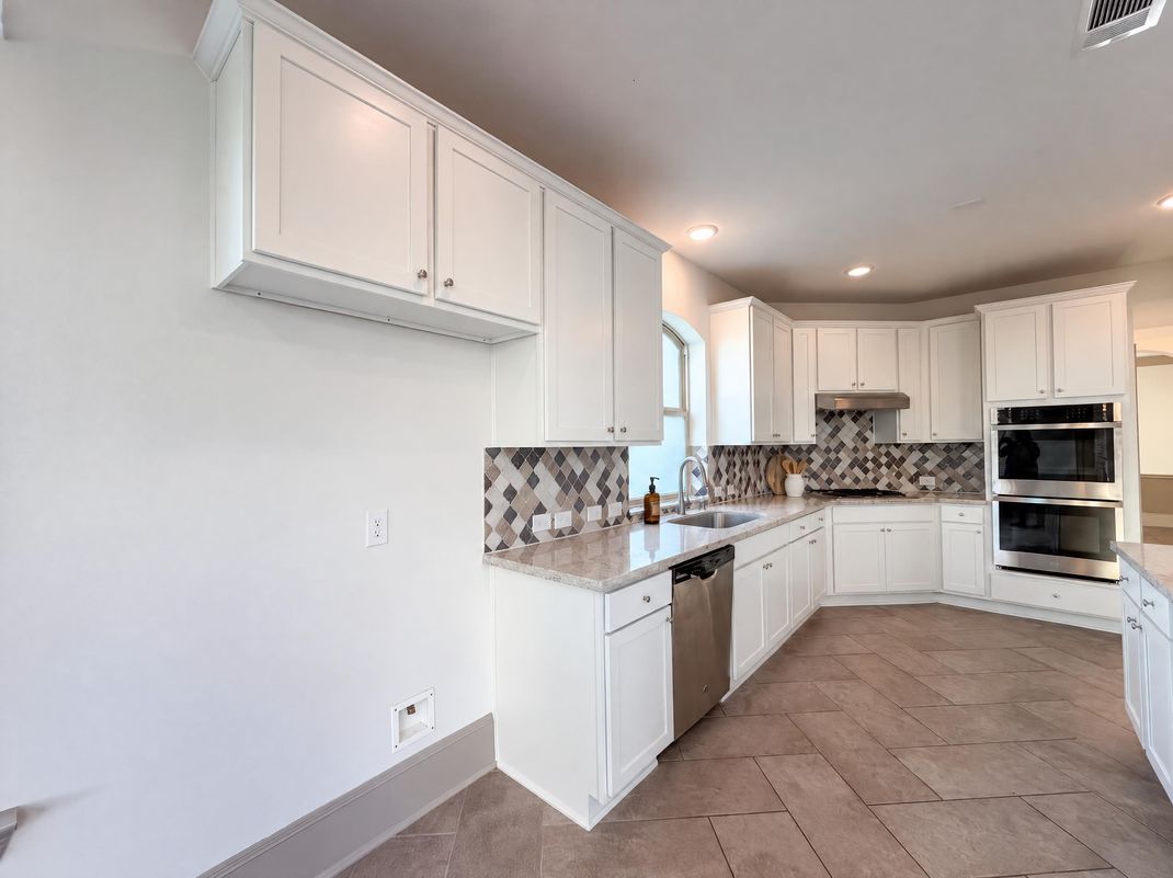 Property photo 2 of 6702 Terania Cir