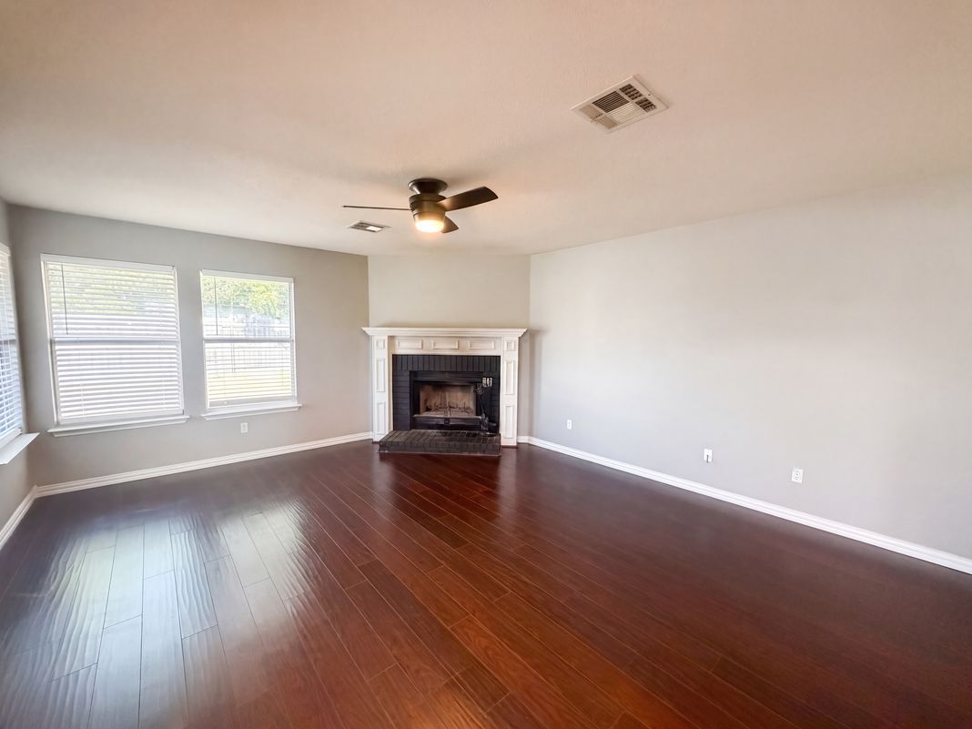 Property photo 3 of 4609 Oxford Dr