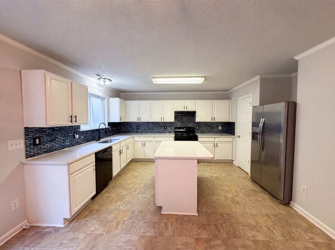 Property photo 2 of 2502 Harwood Hills Ln