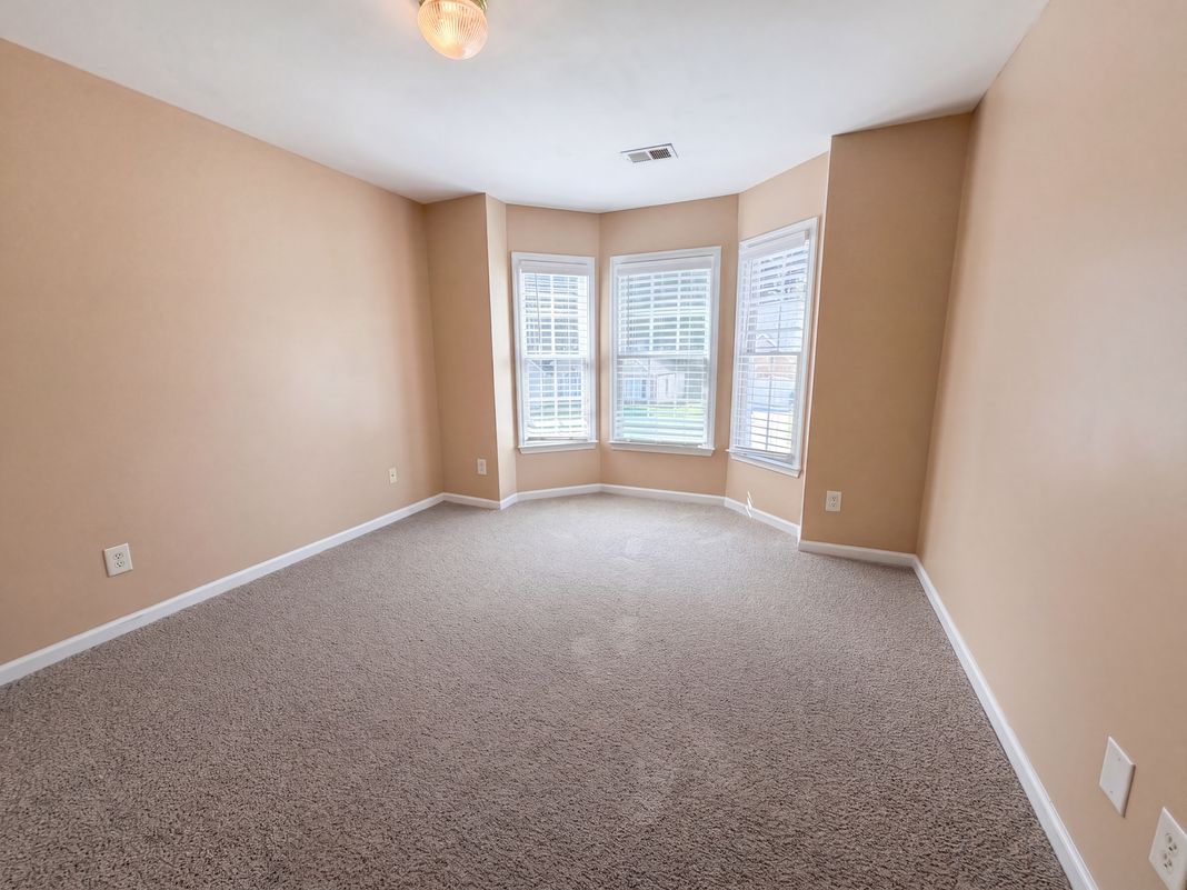 Photo 13 of 26 of 3106 Arklow Rd, Charlotte, NC