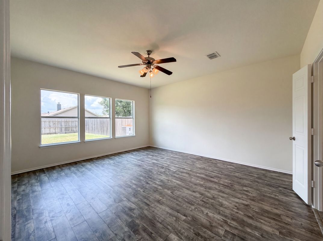 Photo 9 of 16 of 8608 Sagebrush Trl, Crossroads, TX