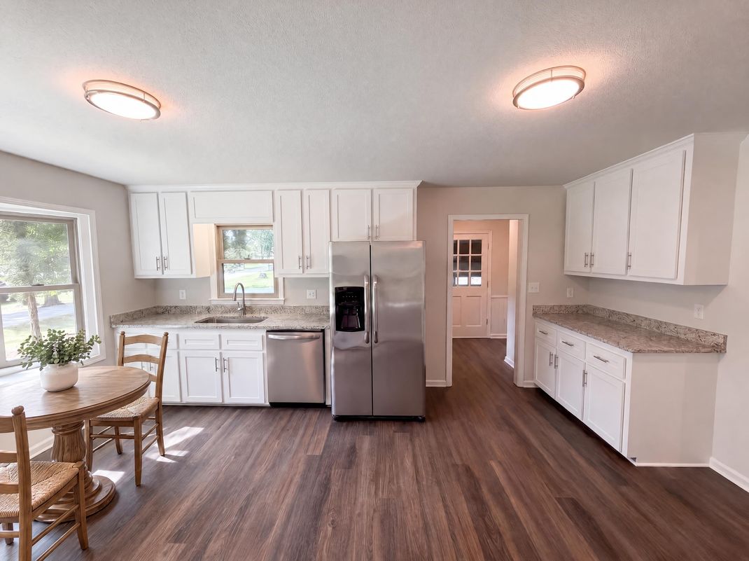 Property photo 3 of 121 Goodman Cir NE