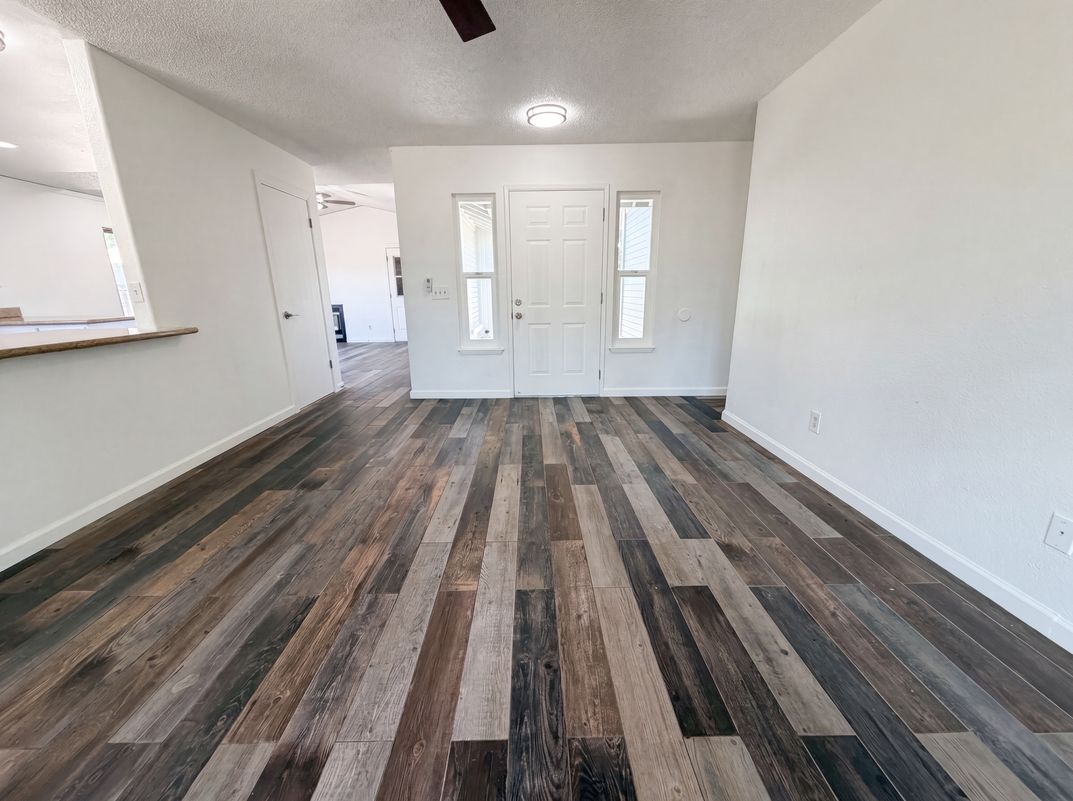 Property photo 3 of 838 Dutra Ave