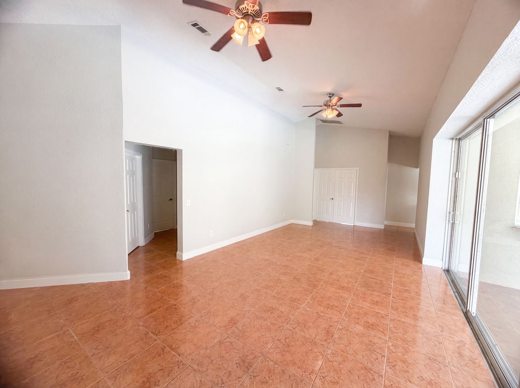 Property photo 3 of 711 SE Celtic Ave