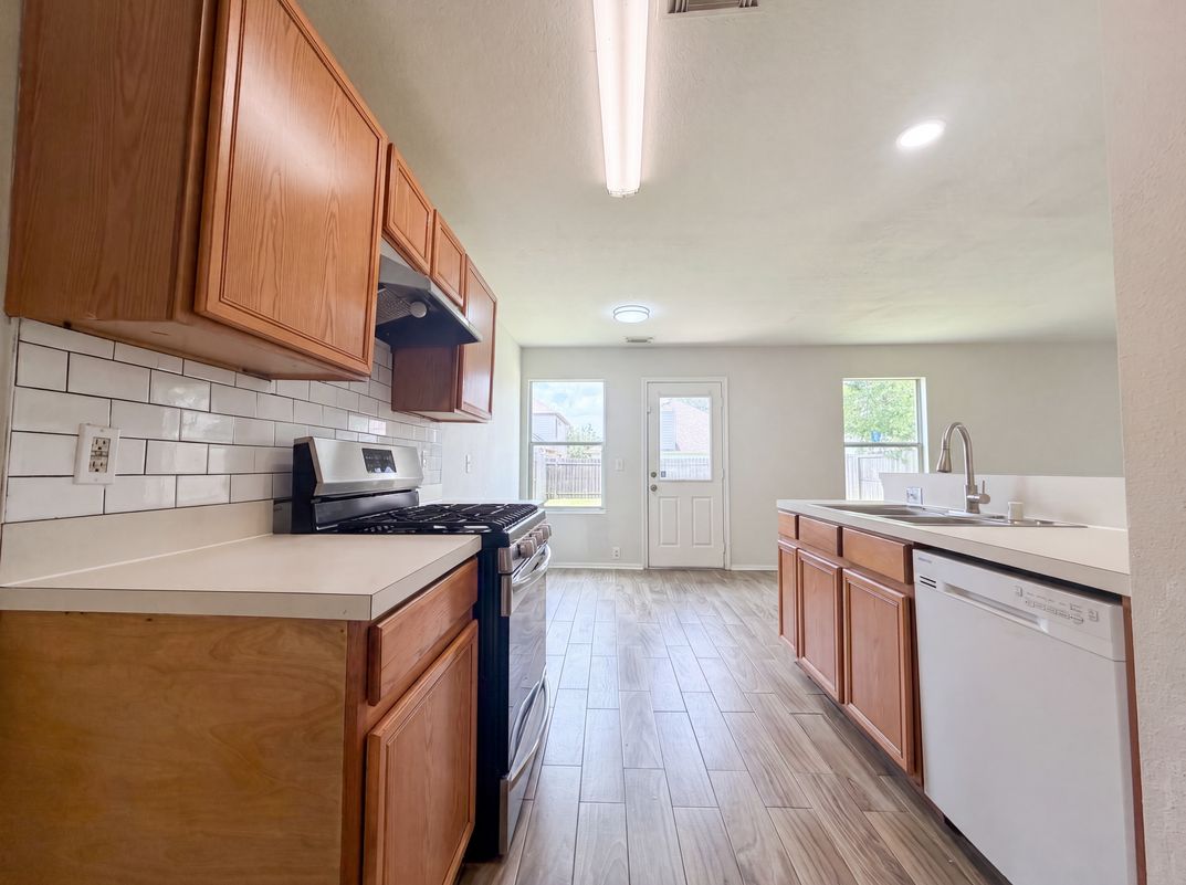 Property photo 2 of 3338 Dartmouth Field Ln