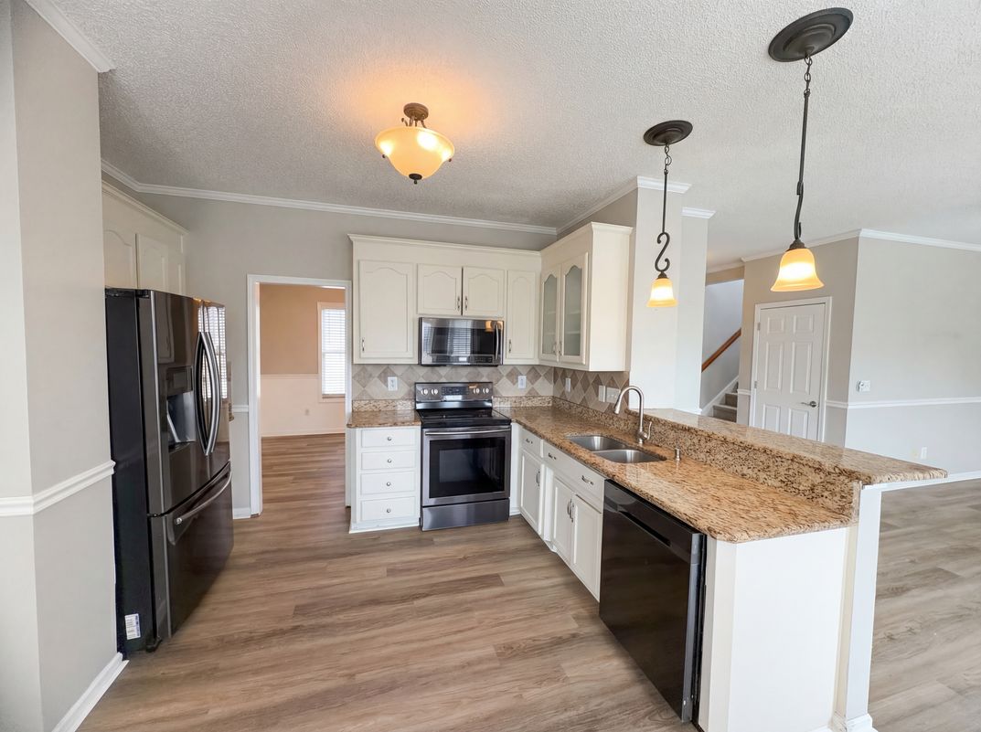 Property photo 2 of 368 Holstein Dr