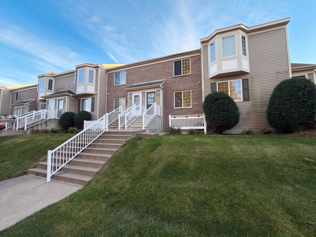 Property photo 1 of 4964 Emmit Dr N Unit 2