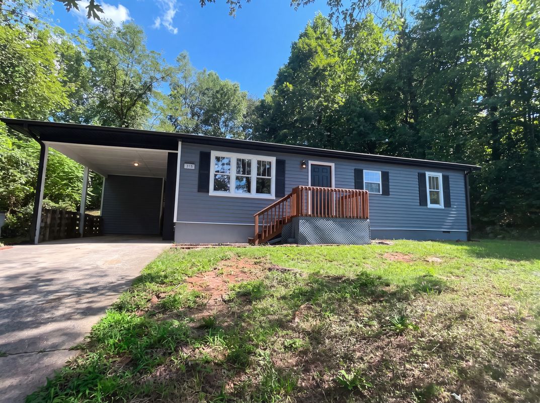 Property photo 1 of 915 Kenham Pl