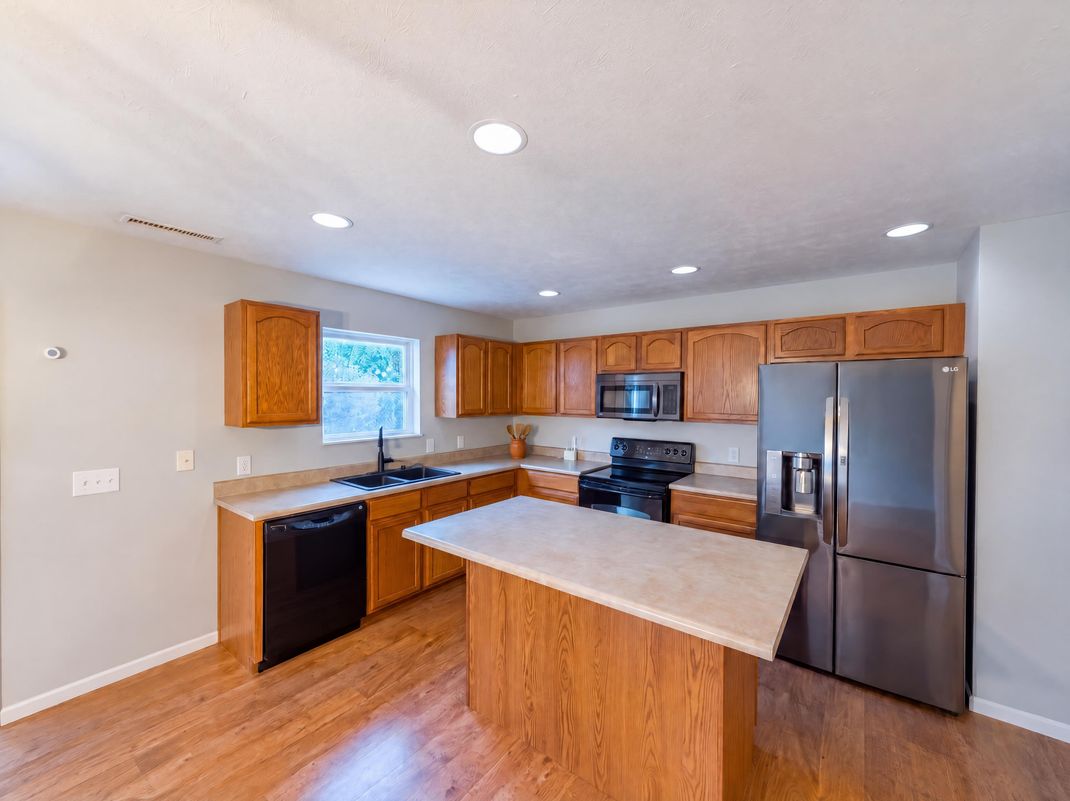 Property photo 2 of 10605 Dunes Ct