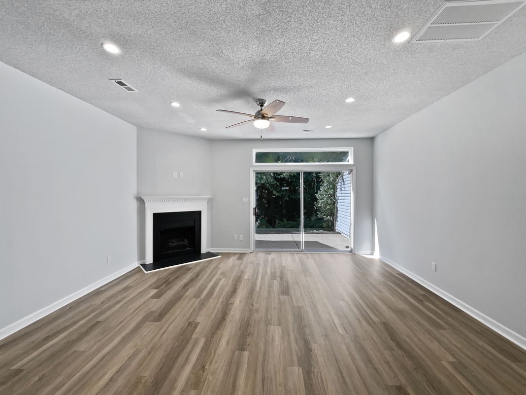 Property photo 3 of 9065 Cinnabay Dr