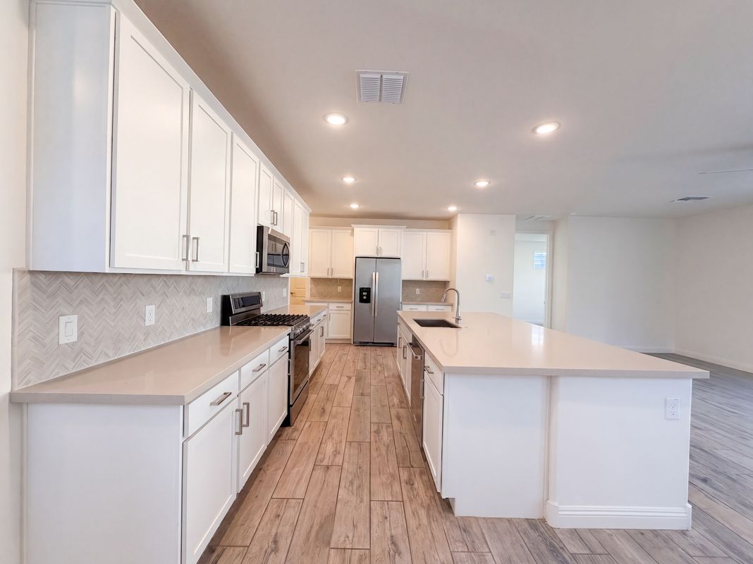 Property photo 2 of 4966 N 205th Gln