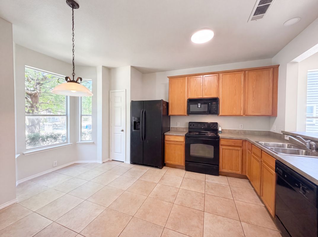 Property photo 2 of 10636 Traymore Dr