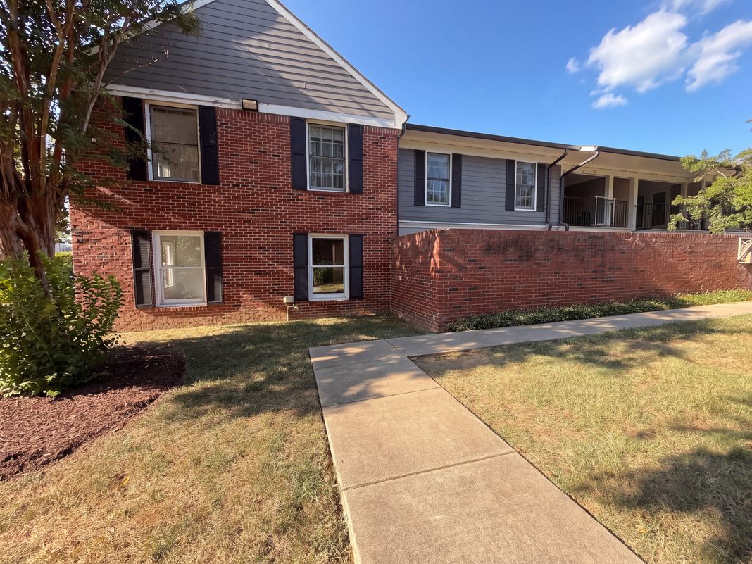 Property photo 1 of 5025 Hillsboro Pike Apt 7A