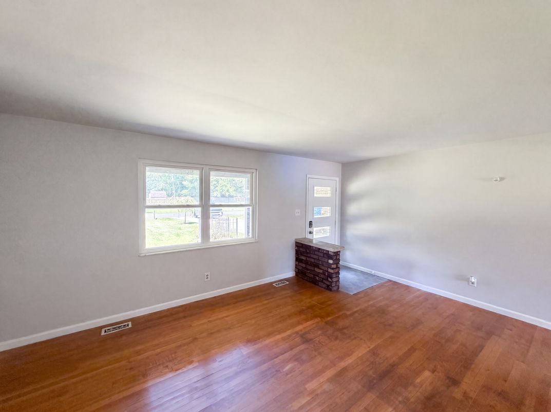 Property photo 3 of 2883 S Wollenweber Rd