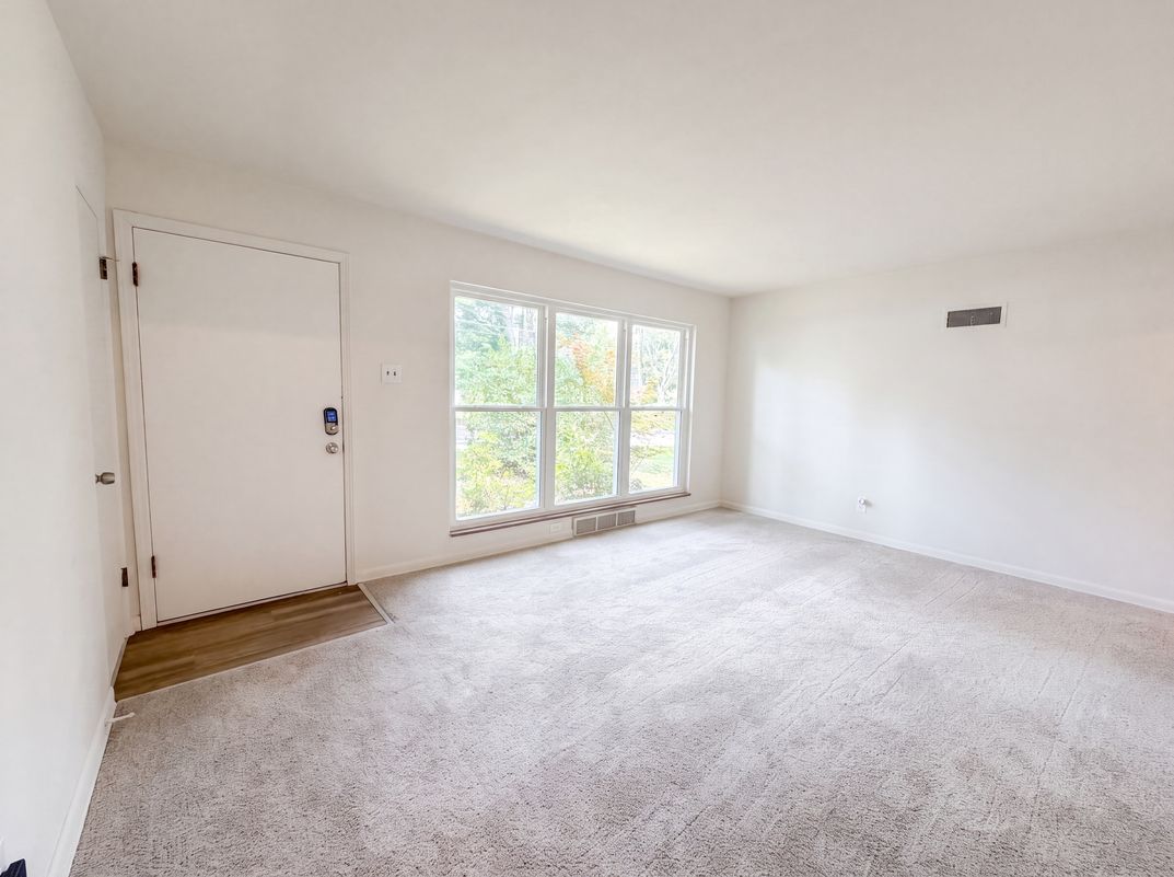 Property photo 3 of 8606 Vasel Ave