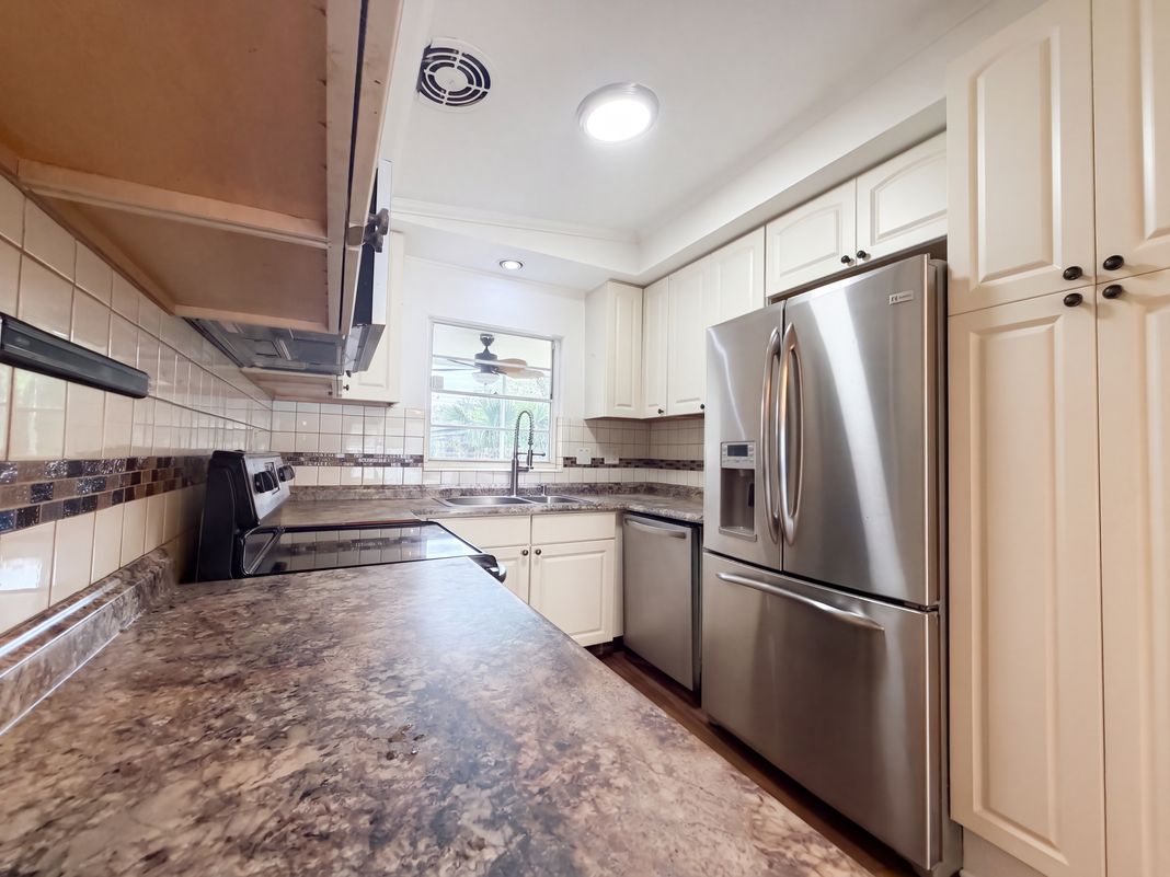 Property photo 3 of 409 Berwick Ave