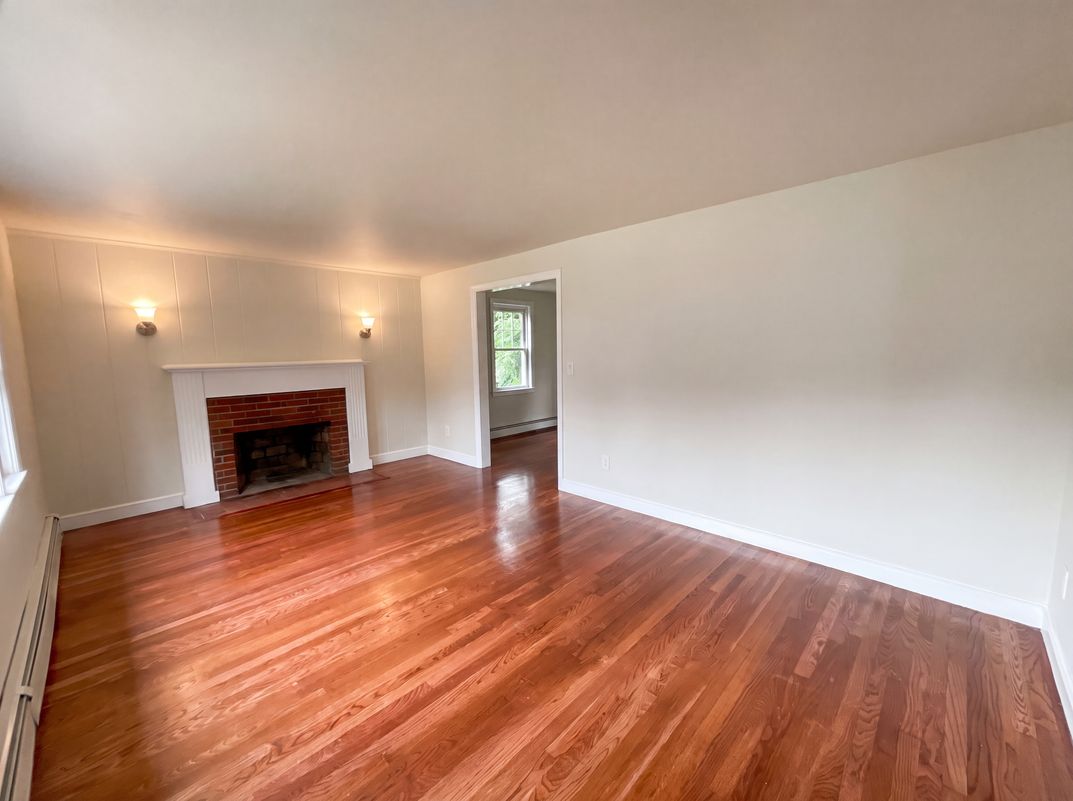 Property photo 3 of 48 Woodlawn St