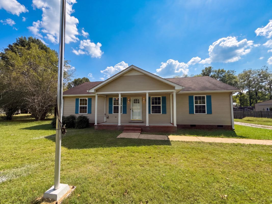 Property photo 1 of 1817 Twin Caves Dr